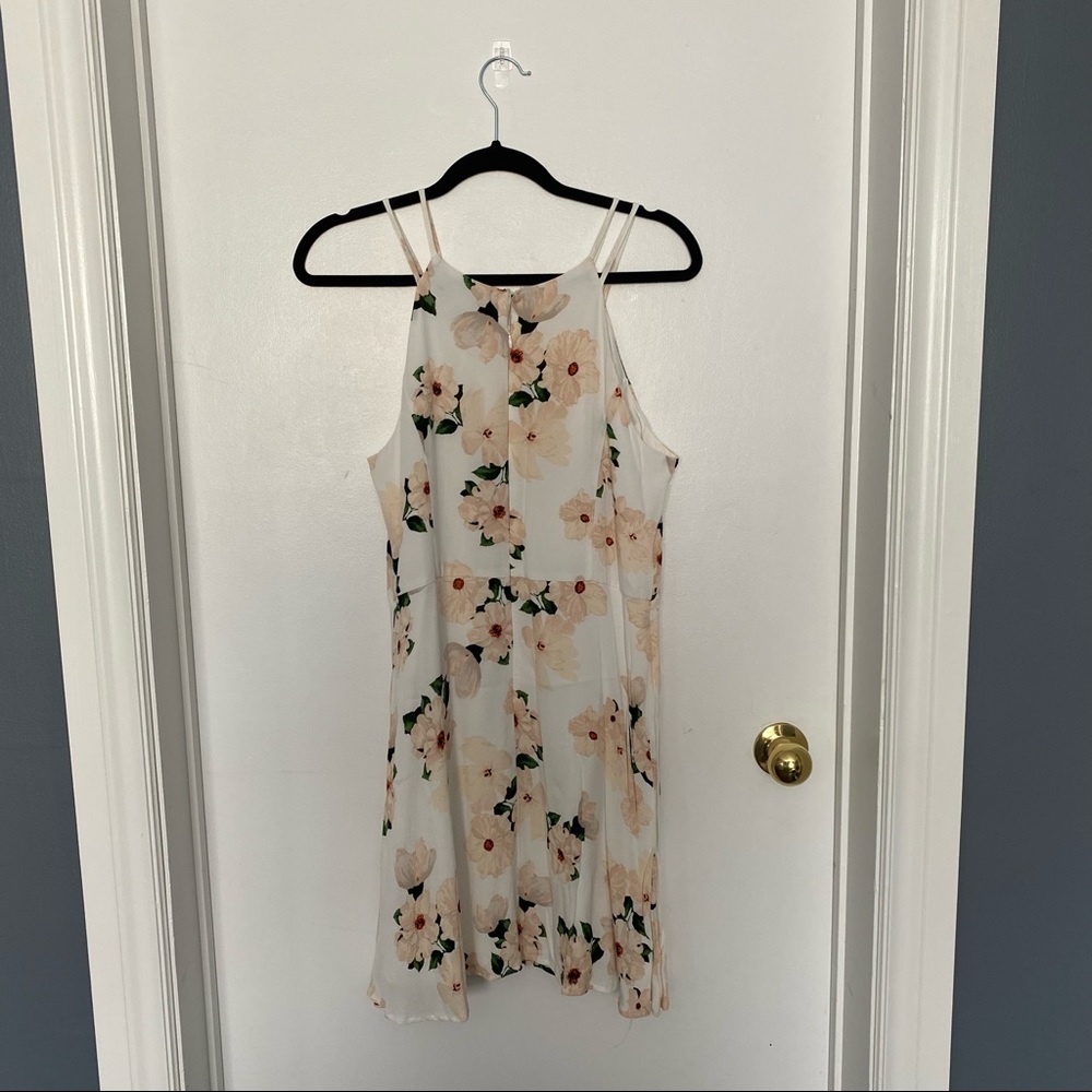 Dynamite Dress - Picture 3 of 8